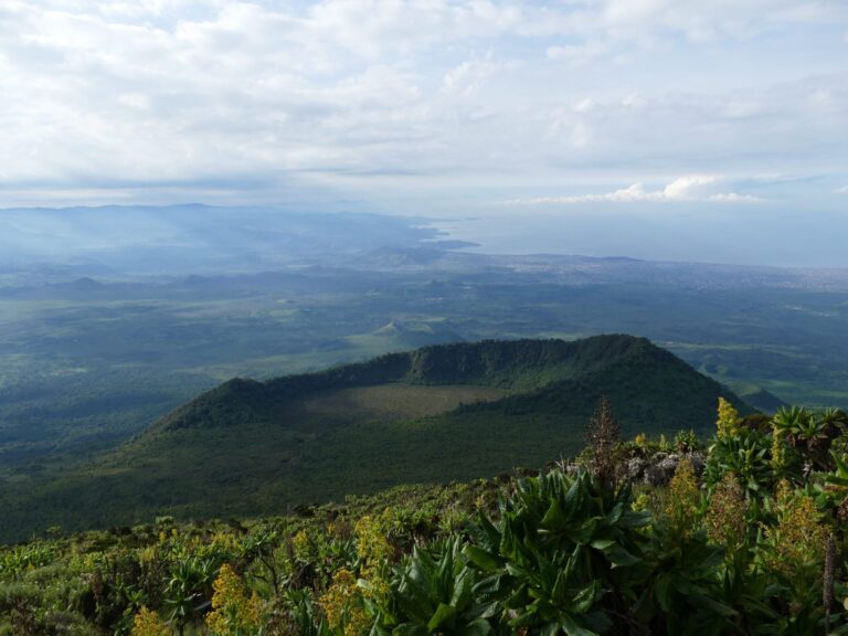 Nyiragongo Summit Shelters, Nyiragongo crater rim