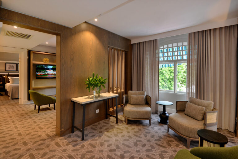 The Victoria Falls Hotel, Victoria Falls town